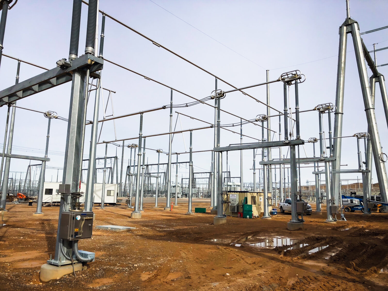 Construction of a capacitor yard