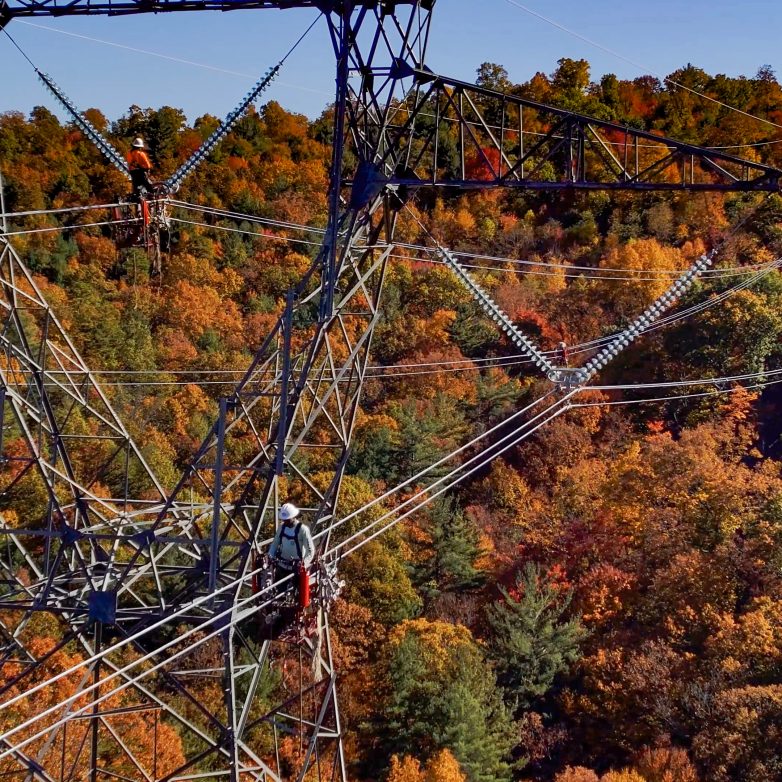 L.E. Myers crews rebuild a 500kV transmission line in Virginia